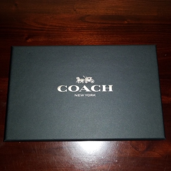 New Authentic Coach Large Wristlet - Picture 7 of 8